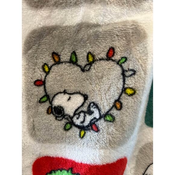 Peanuts Snoopy Throw / Blanket - Squares of Joy - BRAND NEW - Picture 5 of 9